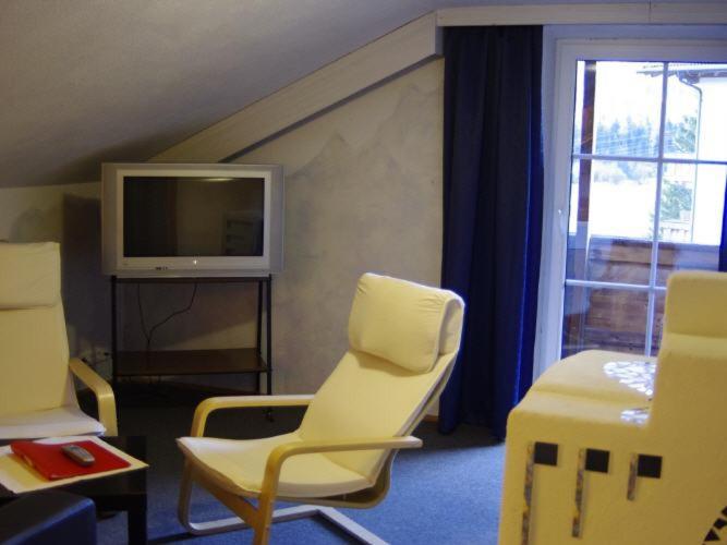 Alpin-Sportiv Appartement Lermoos Buitenkant foto